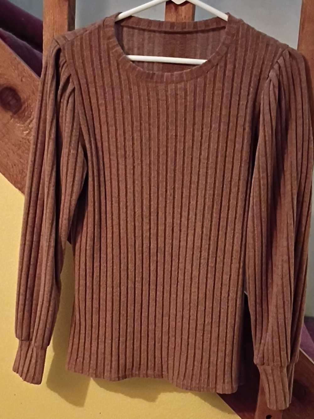 Ribbed Long-Sleeve Sweater Top in Brown